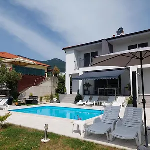 Madlen Apartment Ičići